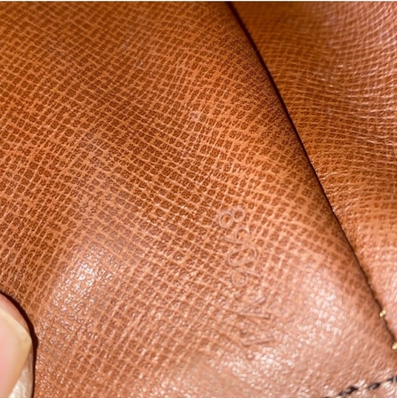 Louis Vuitton Vintage Chantilly GM Crossbody Bag - Picture 7 of 11